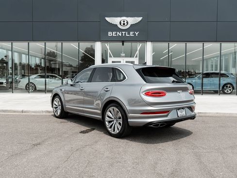 Certified 2023 Bentley Bentayga AWD/4WD image 8