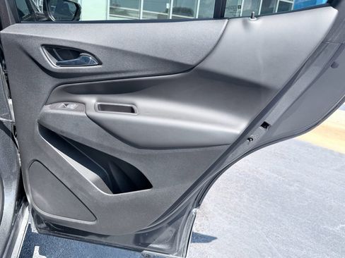 Used 2018 Chevrolet Equinox LT FWD image 32
