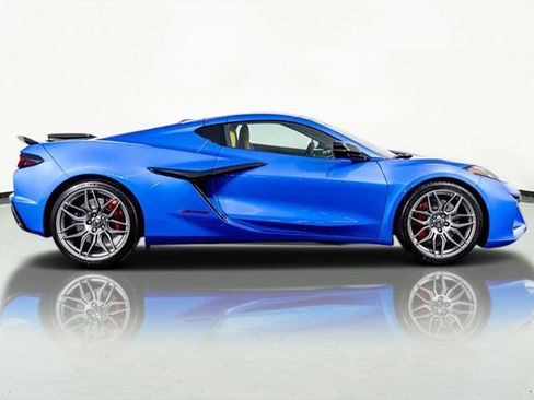 Used 2024 Chevrolet Corvette Z06 image 6