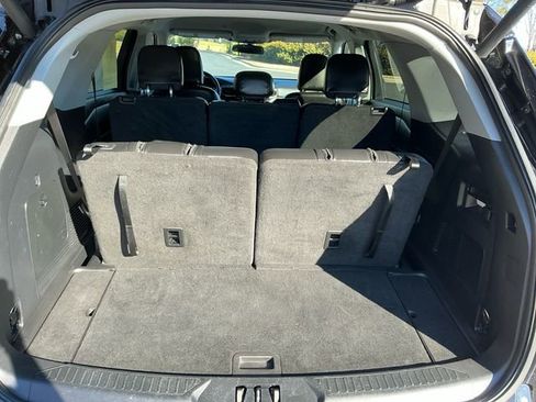 Used 2023 Ford Explorer XLT w/ Equipment Group 202A image 19