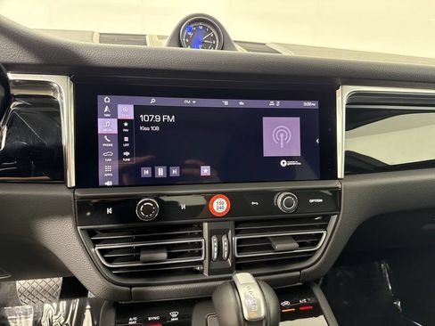 Certified 2025 Porsche Macan S AWD/4WD image 27