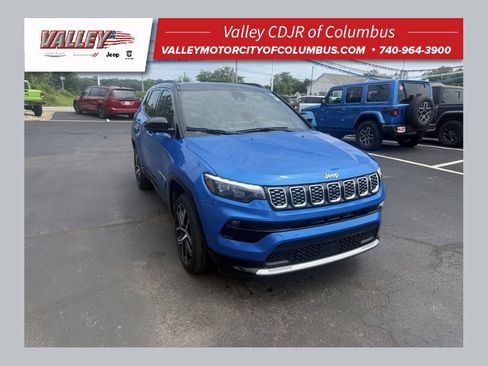 Used 2025 Jeep Compass Limited w/ Elite Group AWD/4WD image 1