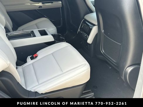 New 2026 Lincoln Aviator Reserve RWD image 15