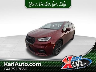 Used 2022 Chrysler Pacifica Touring-L w/ S Appearance Package