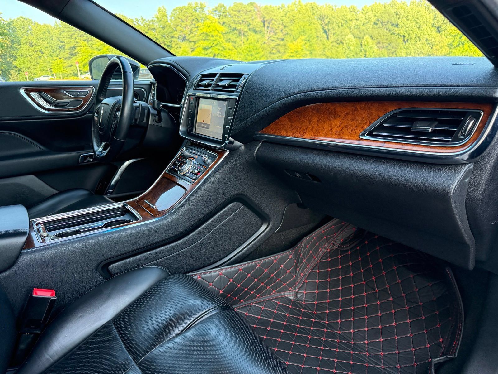 Used 2020 Lincoln Continental AWD w/ Premium Package image 24