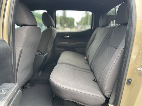 Used 2017 Toyota Tacoma TRD Sport w/ Tow Package RWD image 21