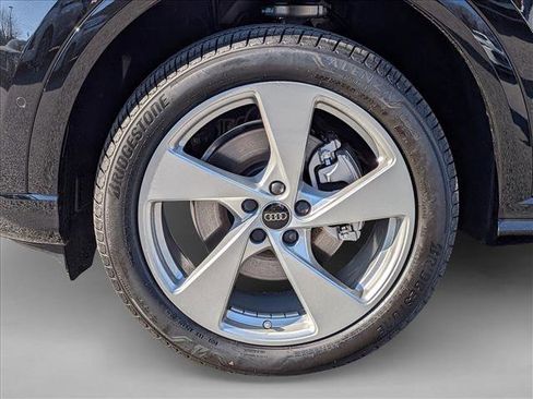 New 2025 Audi Q5 Premium Plus AWD/4WD image 9