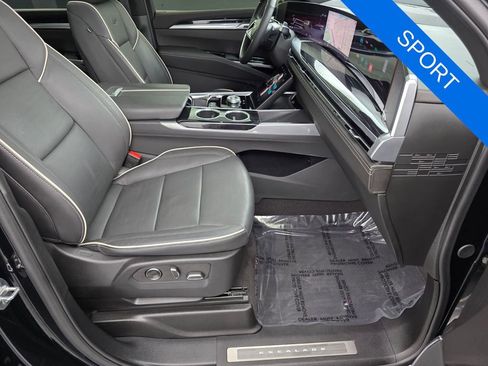 Used 2025 Cadillac Escalade Sport w/ Touring Package image 30