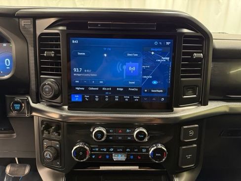 Used 2025 Ford F150 Lariat w/ Equipment Group 502A High AWD/4WD image 15