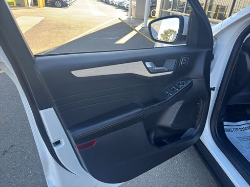 Used 2021 Ford Escape Titanium w/ Titanium Elite Package image 11