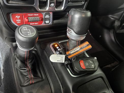 Used 2020 Jeep Gladiator Rubicon AWD/4WD image 21