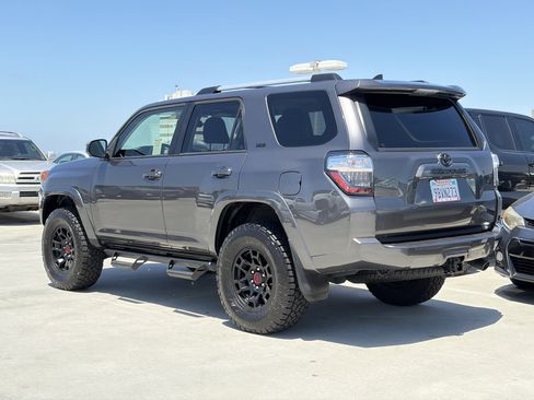 Certified 2022 Toyota 4Runner SR5 RWD image 5