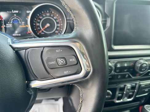 Used 2022 Jeep Gladiator Overland w/ Popular Equipment Package AWD/4WD image 18