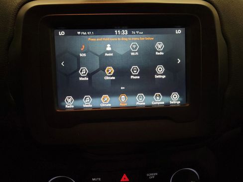 Used 2020 Jeep Renegade Latitude AWD/4WD image 25