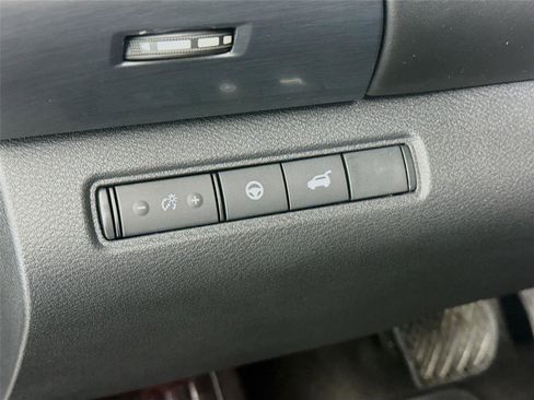 Used 2023 Nissan Pathfinder SL w/ SL Premium Package FWD image 7