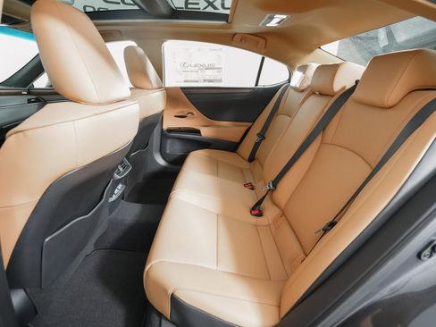 New 2025 Lexus ES 350 w/ Premium Package image 11