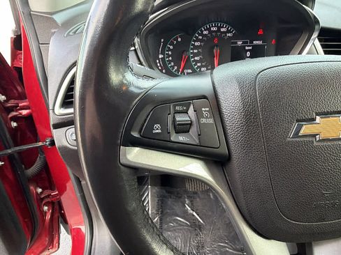 Used 2019 Chevrolet Trax LT w/ LT Convenience Package image 19