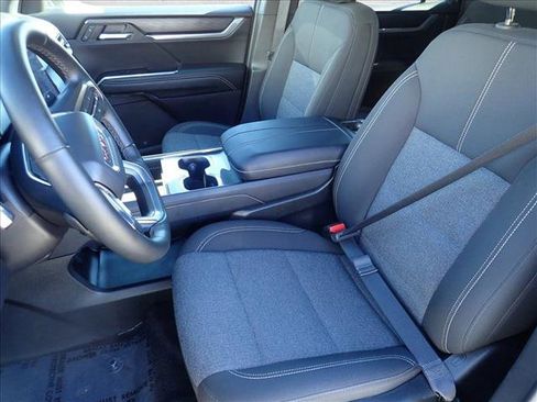 Used 2025 GMC Acadia Elevation image 12