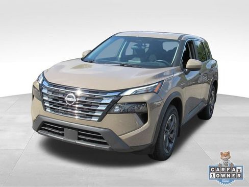 Certified 2025 Nissan Rogue SV FWD image 2