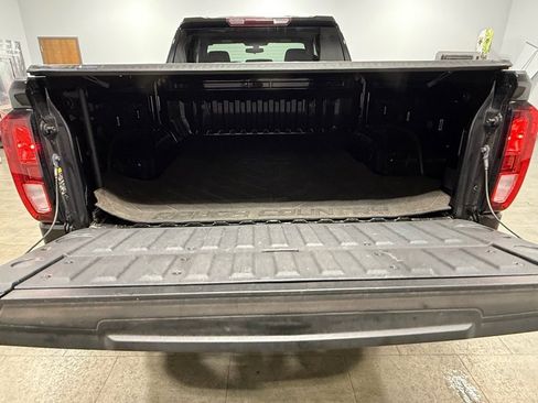 Used 2022 GMC Sierra 1500 Elevation image 17