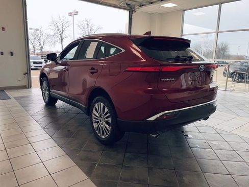 Used 2021 Toyota Venza XLE w/ Softex Package image 7