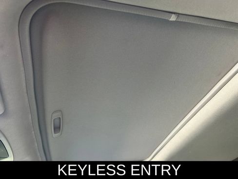 Used 2025 Toyota Sienna XLE FWD image 12