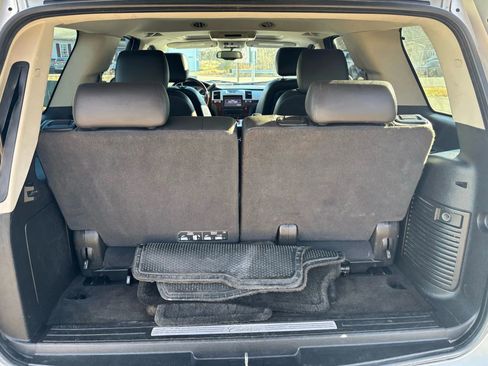 Used 2013 Cadillac Escalade Premium image 15