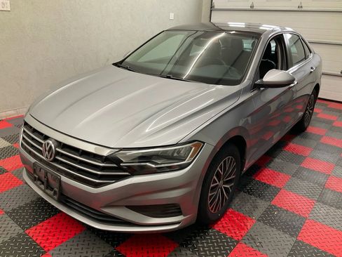 Used 2020 Volkswagen Jetta SE w/ SE Cold Weather Package image 1