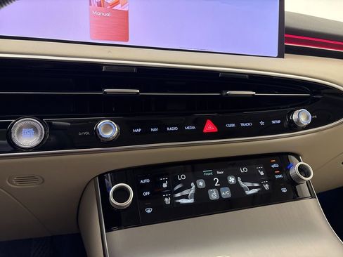 New 2026 Genesis GV70 2.5T Advanced AWD/4WD image 38