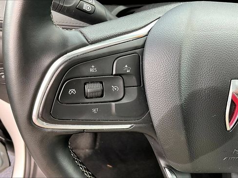 Used 2025 Buick Encore GX Preferred FWD image 11
