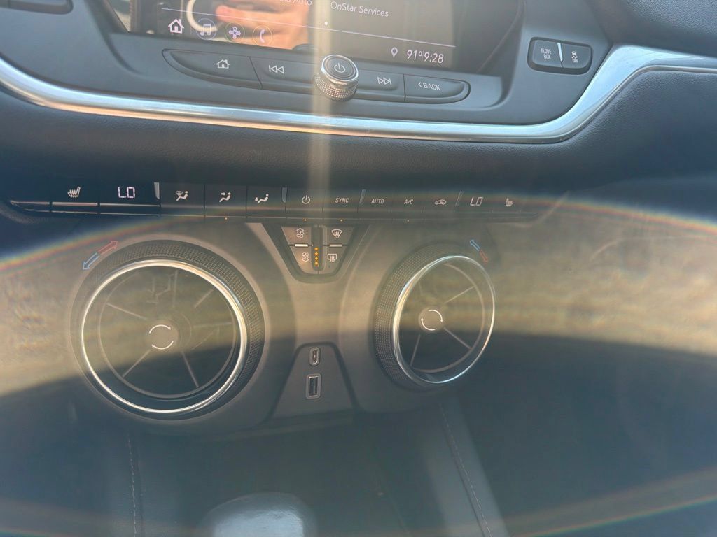 Used 2020 Chevrolet Blazer LT FWD image 20