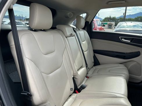 Used 2018 Ford Edge Titanium w/ Technology Package AWD/4WD image 15