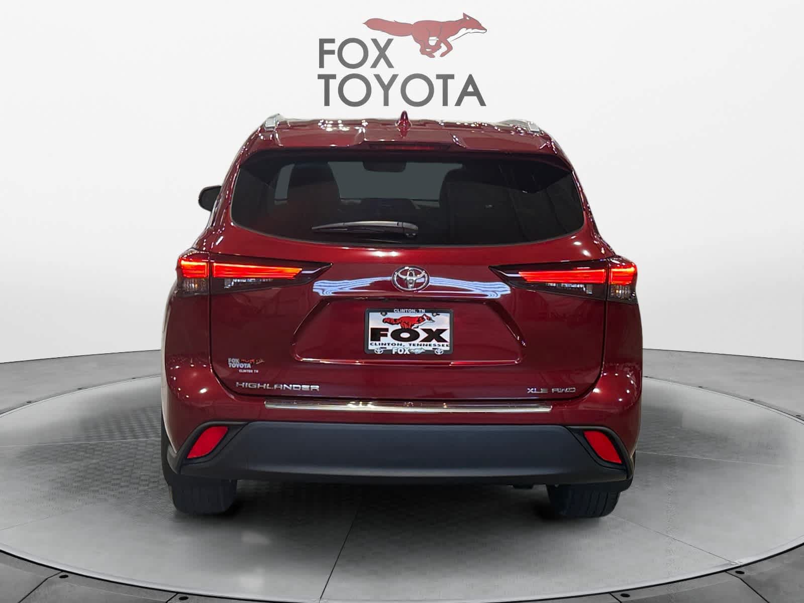 Used 2025 Toyota Highlander XLE AWD/4WD image 5