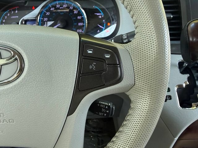 Used 2012 Toyota Sienna XLE FWD image 24