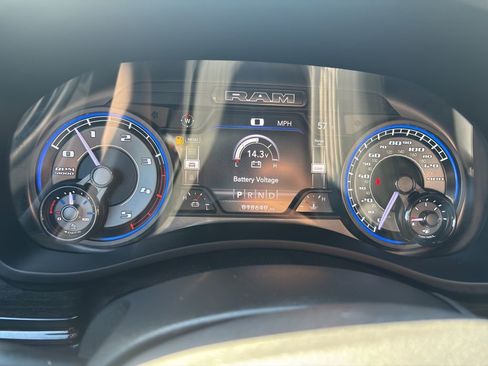 Used 2022 RAM 2500 Limited AWD/4WD image 21
