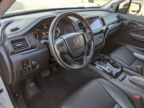 Used 2017 Honda Pilot Touring image 8