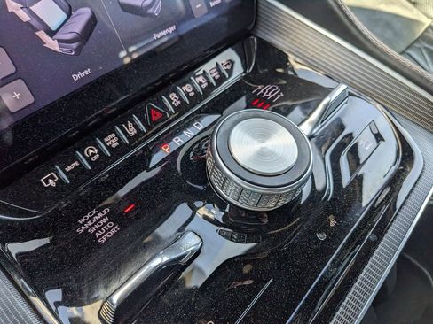 Used 2024 Jeep Grand Wagoneer L Series III w/ Quick Order Packagew 28T image 87