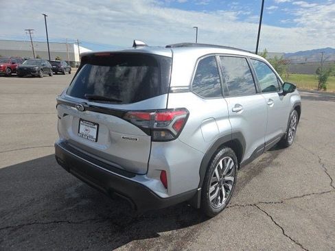 Used 2026 Subaru Forester Touring AWD/4WD image 3
