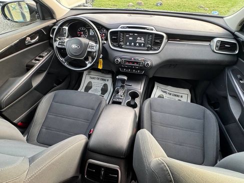 Used 2019 Kia Sorento AWD w/ LX Convenience Package image 22