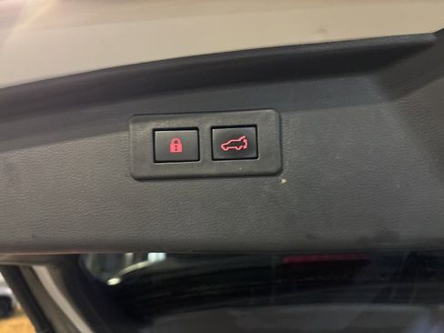 Used 2021 Subaru Outback Limited image 31