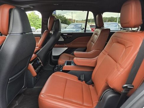 Used 2025 Lincoln Aviator Reserve w/ Equipment Group 201A AWD/4WD image 14
