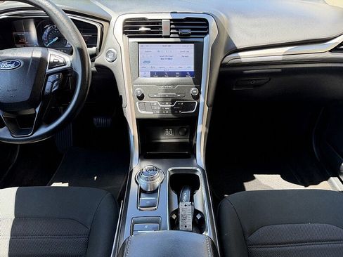 Used 2020 Ford Fusion SE FWD image 20