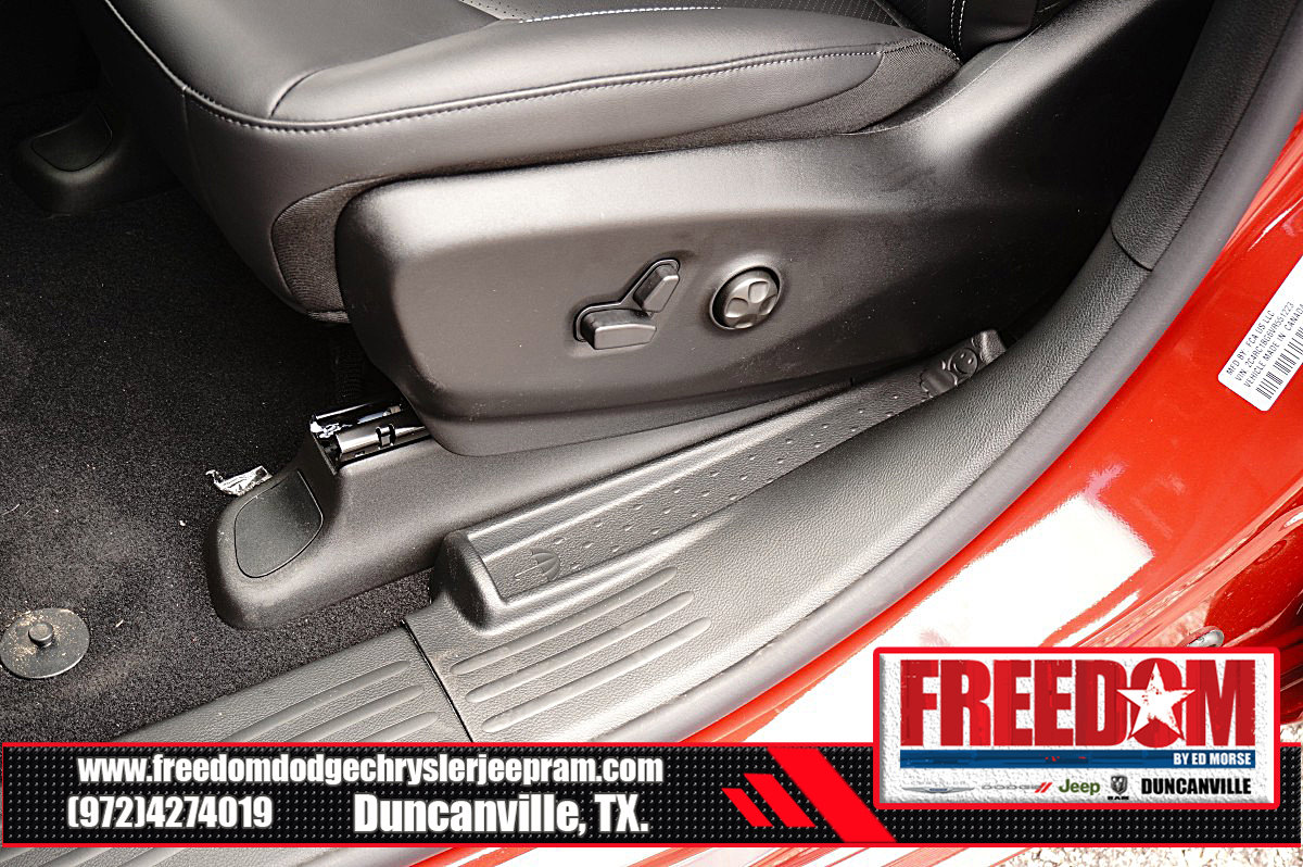 New 2027 Chrysler Pacifica Select FWD image 40