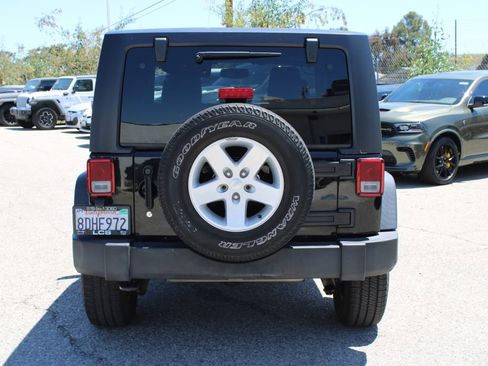 Used 2018 Jeep Wrangler Sport AWD/4WD image 5