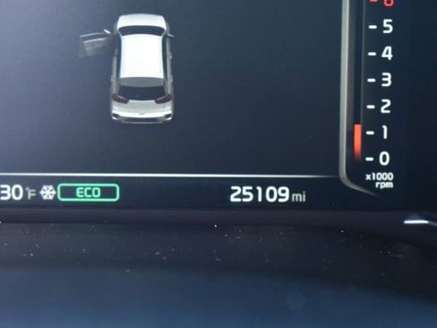 Used 2022 Kia Niro EX image 26