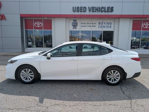 Certified 2026 Toyota Camry LE FWD image 4