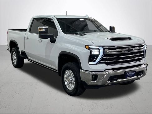 Used 2024 Chevrolet Silverado 3500 LTZ AWD/4WD image 8