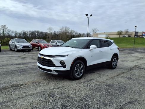 Used 2025 Chevrolet Blazer LT AWD/4WD image 35