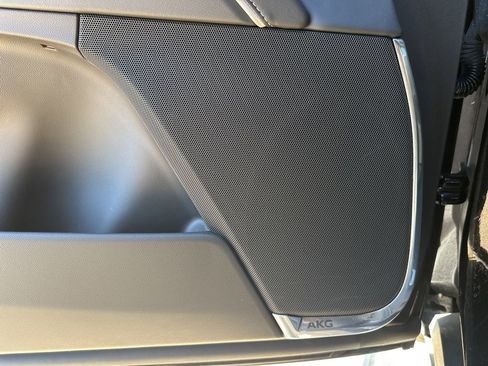 Used 2022 Cadillac Escalade ESV Sport w/ Touring Package image 12