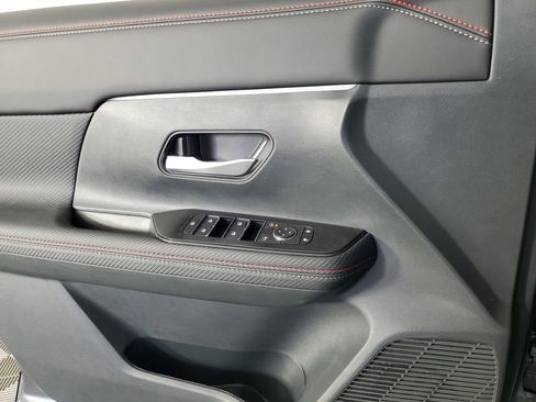 New 2026 Nissan Kicks SR image 28